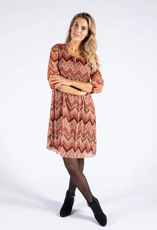 Ruffled Women Dress with Multiple Layers for a Playful and Girly StyleAztec Print Plisse Pleat Dress