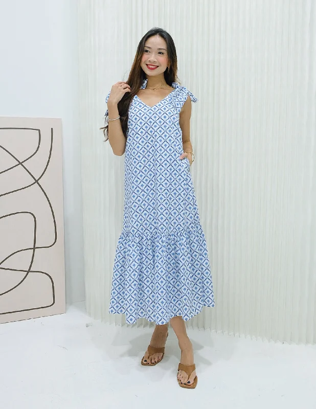 Empire Waist Women Dress to Accentuate the Bust and Conceal the WaistFei Dress in Porcelain Tiles