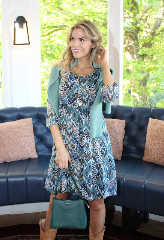 Empire Waist Women Dress to Accentuate the Bust and Conceal the WaistNatural Geo Print Dress