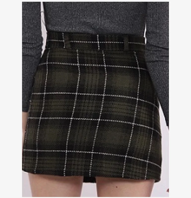 Halter Neck Women Dress to Show Off the Shoulders and NecklineWoollen Mini Skirt