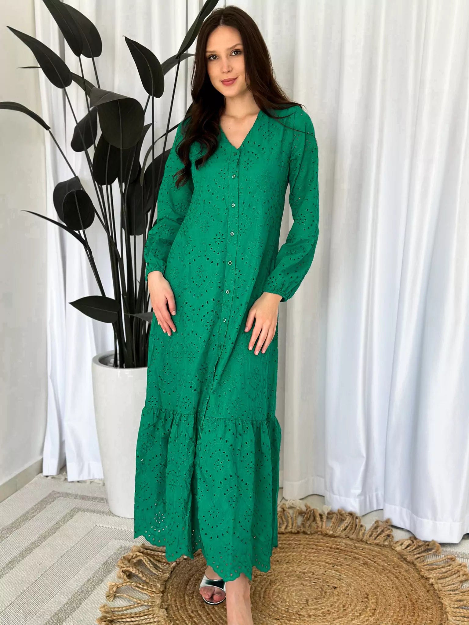 Shift Women Dress with a Simple and Classic Design for Everyday WearMoment Cut Work Embroidered Dress - Green