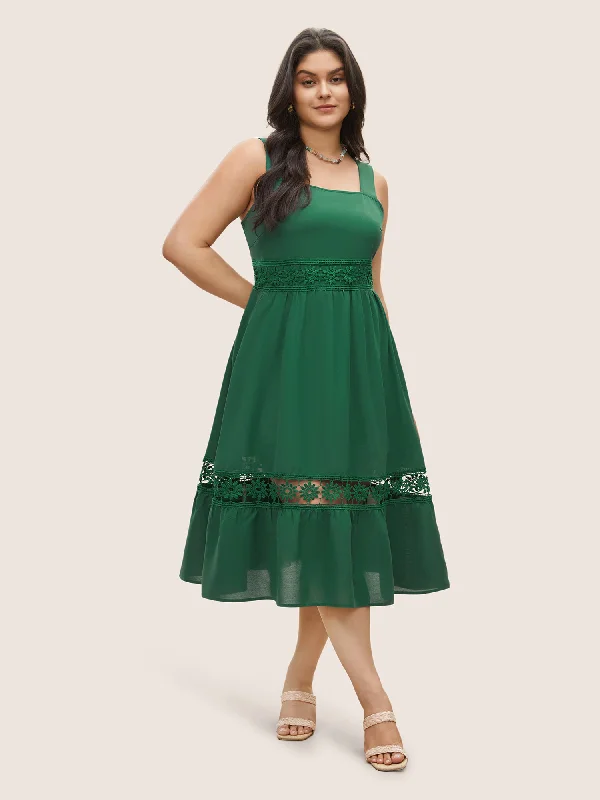 Plus Size Women Dress with a Flattering A - Line Cut for Comfort and StylePlain Elastic Waist Cut Out Lace Patchwork Dress