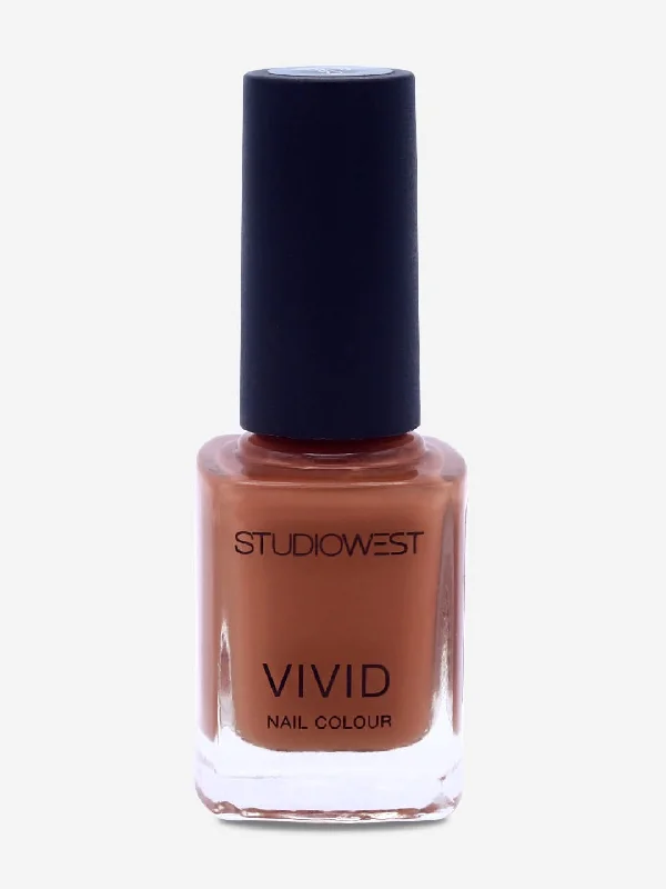 Belted Women Shorts to Enhance the WaistlineStudiowest Vivid Creme Nail Colour 04-RS - 9 ml