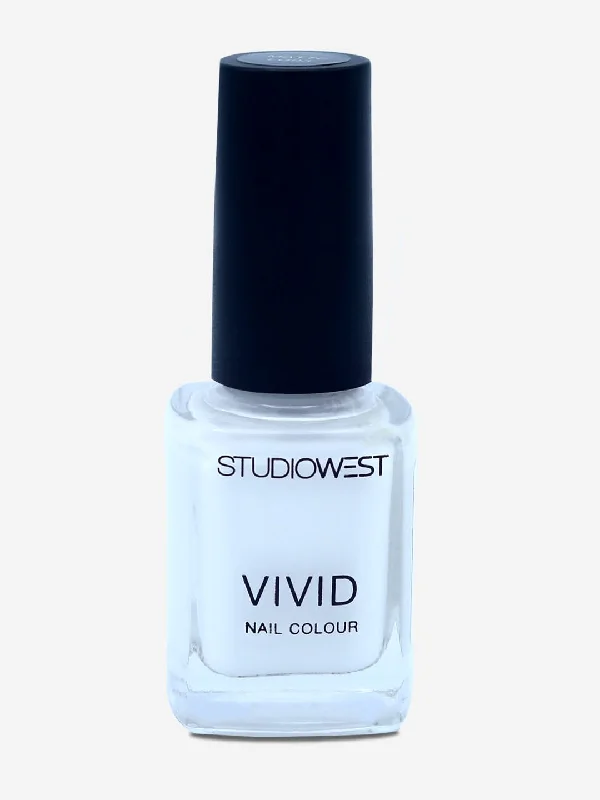 Bermuda Women Shorts for a Classic and Sophisticated LookStudiowest Vivid Matte Nail Colour 03-LG - 9 ml