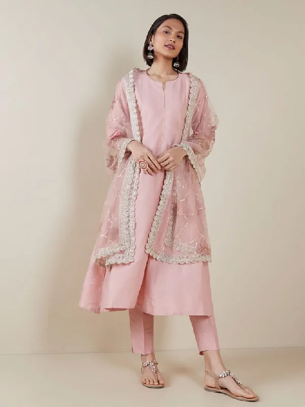 Cargo Women Shorts with Multiple Pockets for FunctionalityVark Pink A-line Kurta and Dupatta Set